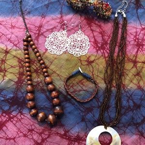 Lot of 2 necklaces, 2 bracelets & pair of earrings